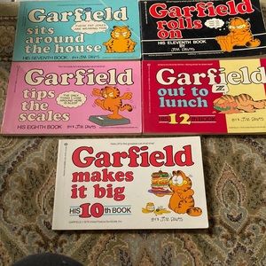 Vintage 1970s, lot of five Garfield books
